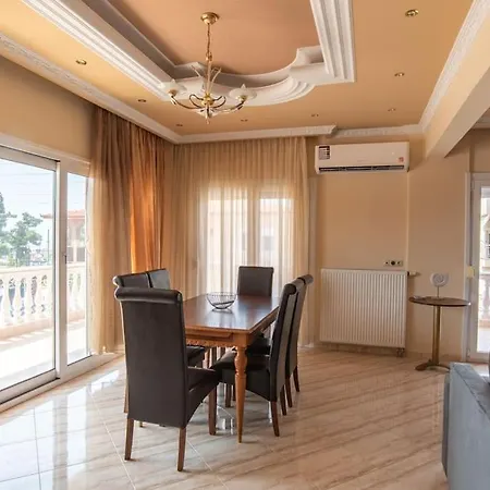 3 Bedrooms Luxury Apartment *